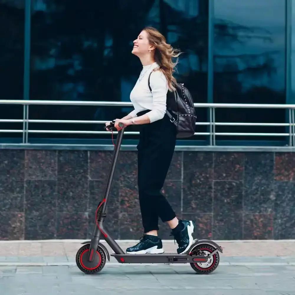 Gopowerbike Gozoom – E-Scooter Pieghevole Leggero.